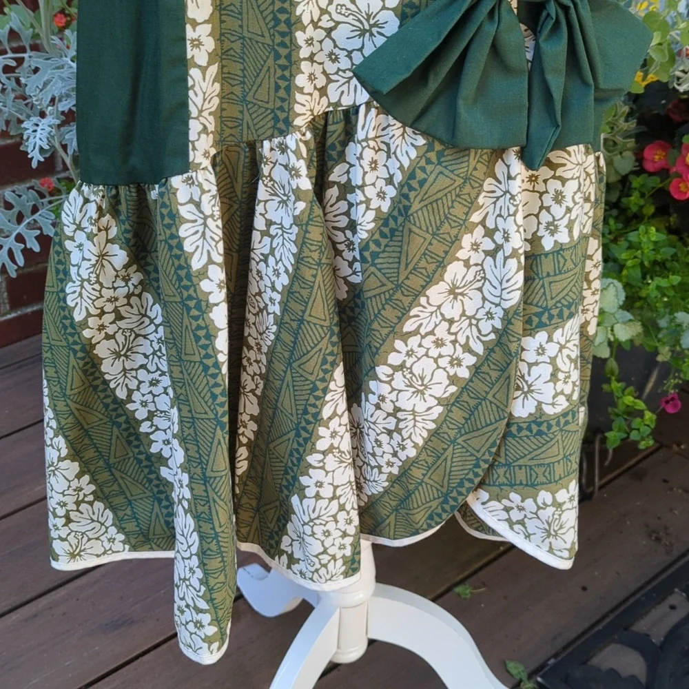 Vintage Hawaiian Lolenani Dress - Picture 6 of 10